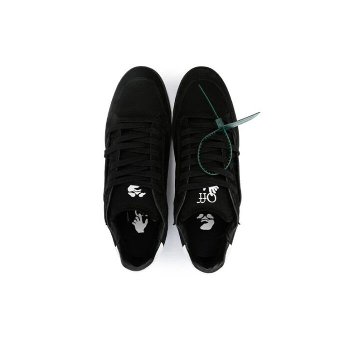 5.0 Zapatillas de caña baja «Negro Blanco»