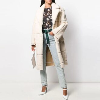 Abrigo liso Off-White de corte holgado en blanco cremoso