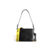 Bolso de hombro de cuero Off-White con microetiquetas y letras en negro