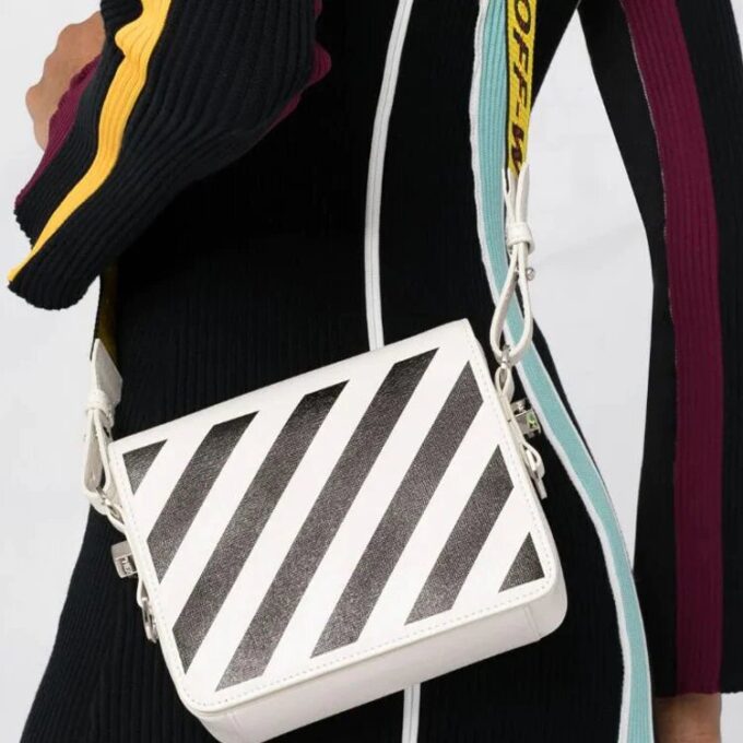 Bolso de hombro Off-White con placa con el logotipo en diagonal «Blanco Negro»