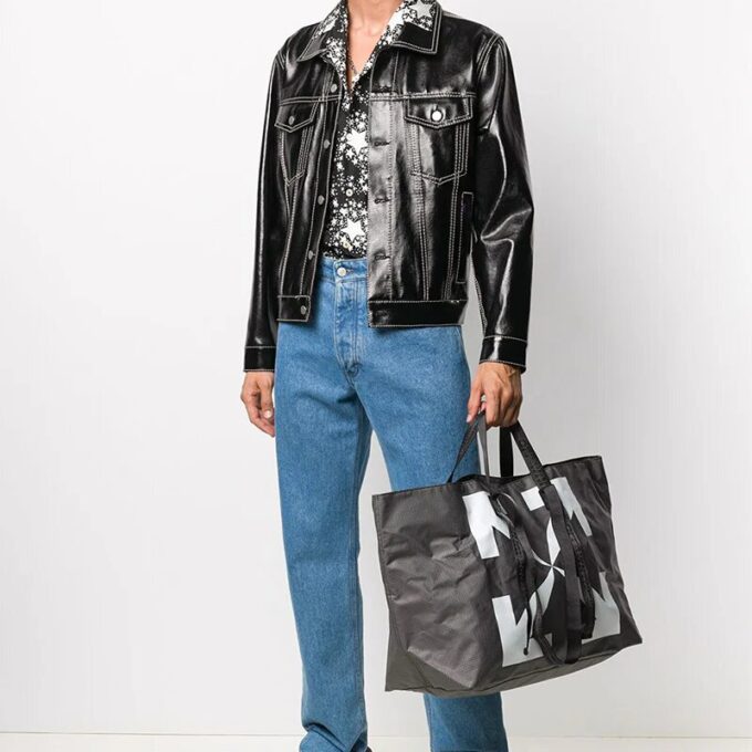 Bolso de Mano gris con estampado de flechas Blanco