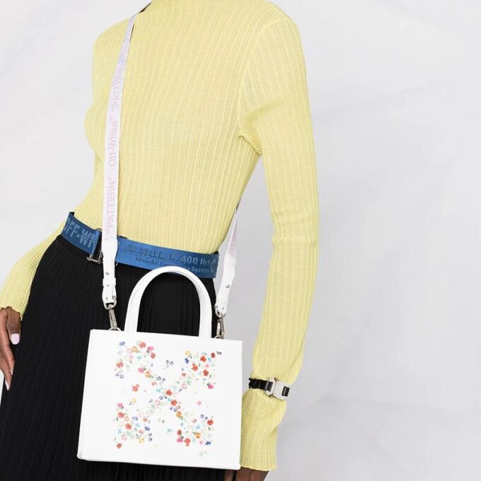 Bolso de mano Off-White con estampado de flechas y flores