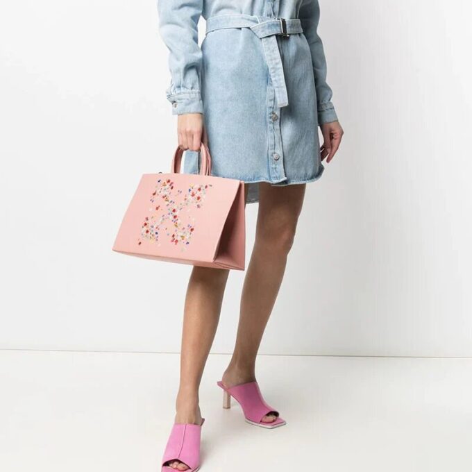 Bolso Off-White con estampado de flores y flechas, rosa