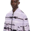 Bomber corto con efecto tie-dye en toda la prenda