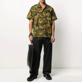 Camisa de manga corta con estampado de camuflaje, versión verde