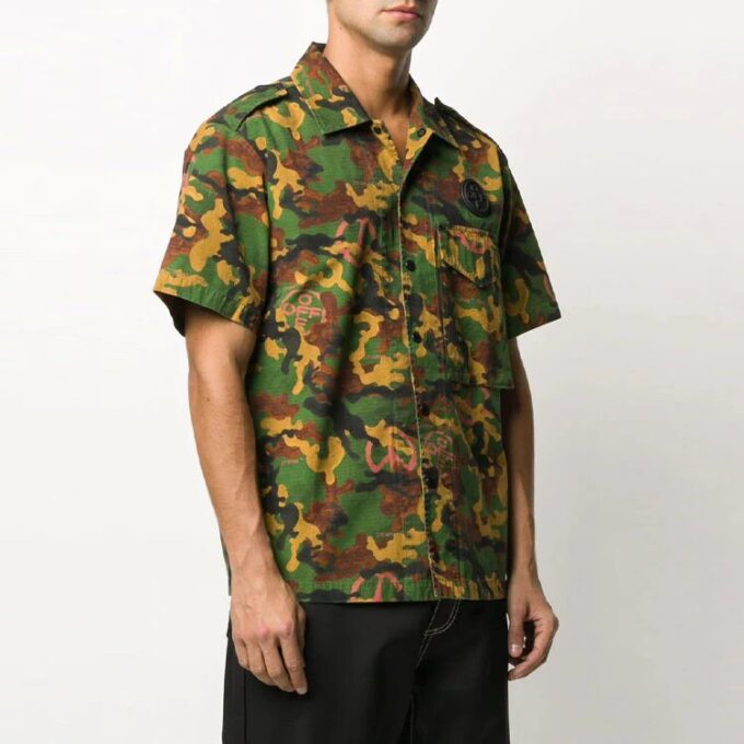Camisa de manga corta con estampado de camuflaje, versión verde