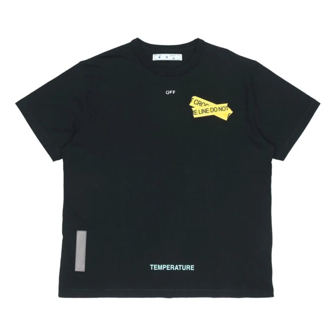Camisa de manga corta con flecha amarilla en la espalda, color negro