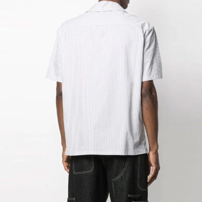 Camisa de pantalón corto con rayas informal SS21, versión en blanco