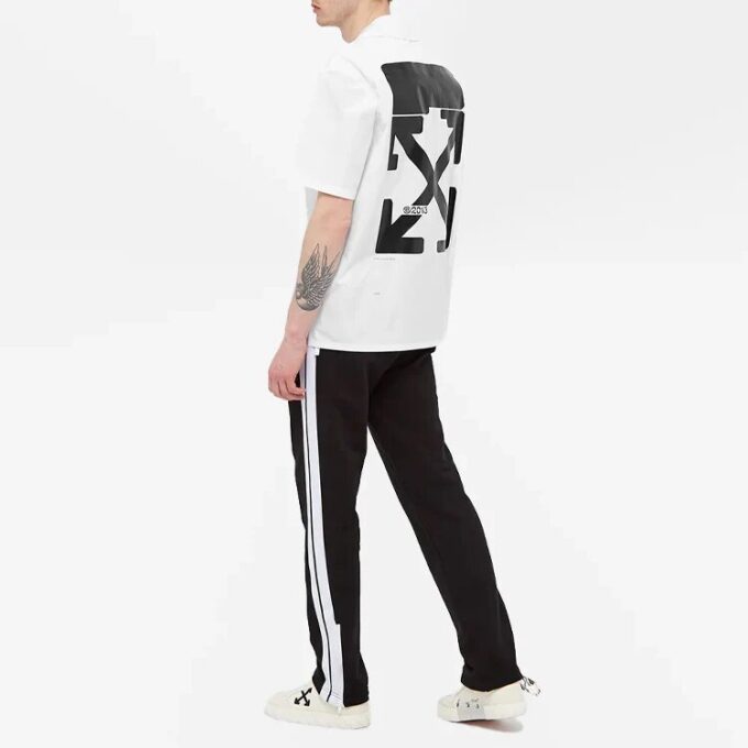 Camisa informal de corte holgado con estampado de flechas grandes, colección FW21, color blanco