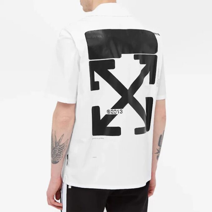 Camisa informal de corte holgado con estampado de flechas grandes, colección FW21, color blanco