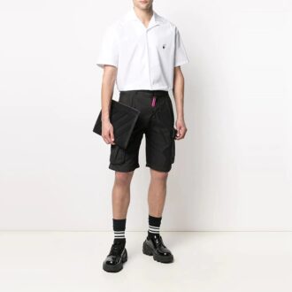 Camisas de manga corta con logotipo bordado en la espalda, colección primavera-verano 2021, color blanco Camisas de manga corta con logotipo bordado en la espalda, colección primavera-verano 2021, color blanco