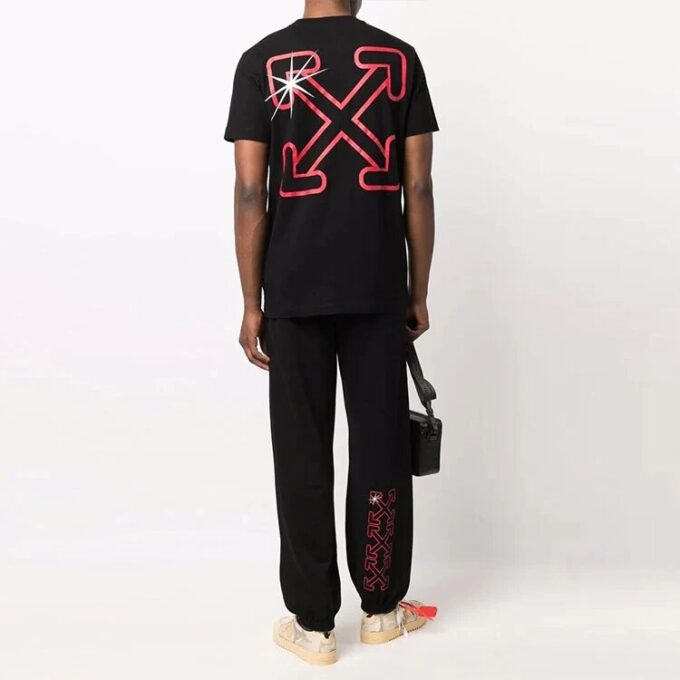 Camiseta ajustada Starred Arrow «Negro/Rojo»