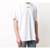 Camiseta blanca de manga corta con estampado de letras en la espalda
