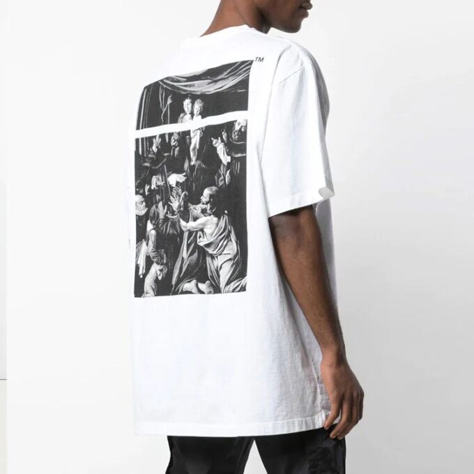 Camiseta blanca de manga corta con estampado del logotipo de Caravaggio en la espalda, colección primavera-verano 2020