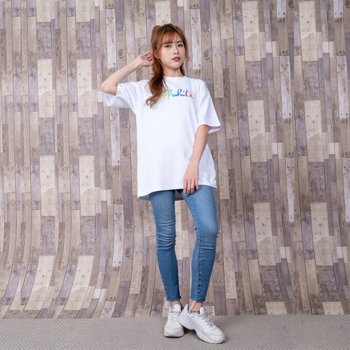 Camiseta blanca de manga corta y corte ajustado con estampado del logotipo Tomboy Rainbow de Off-White