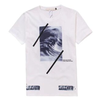Camiseta casual de manga corta con cuello redondo y estampado de ondas alfabéticas, color blanco
