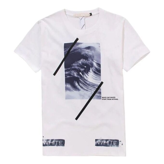 Camiseta casual de manga corta con cuello redondo y estampado de ondas alfabéticas, color blanco