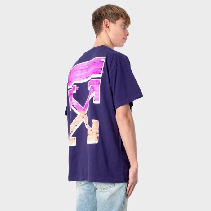 Camiseta con rotulador «Astral Aura»