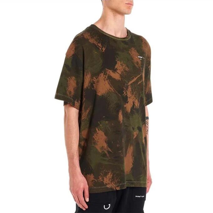 Camiseta de manga corta con estampado de camuflaje y cuello redondo oversize