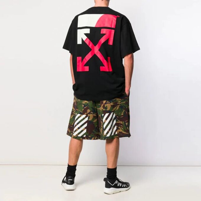 Camiseta de manga corta con estampado de flecha roja SS19 para hombre, color negro