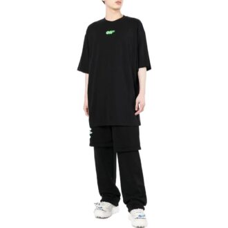 Camiseta de manga corta con estampado del logotipo «Negro» Camiseta de manga corta con estampado del logotipo «Negro»