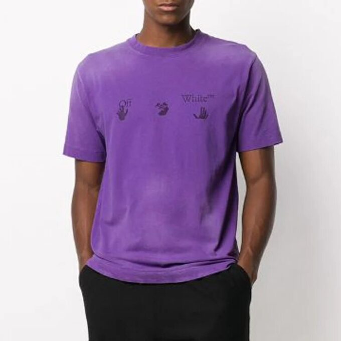 Camiseta de manga corta con logotipo morada
