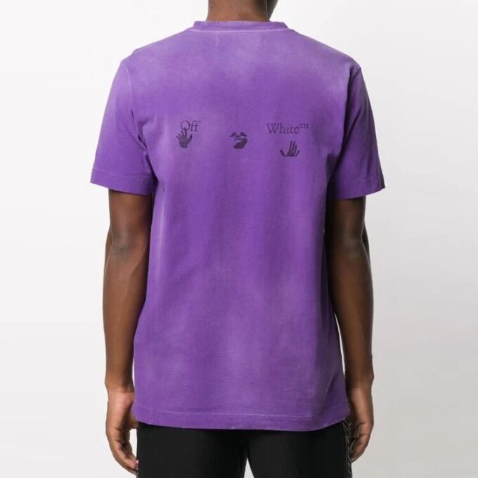 Camiseta de manga corta con logotipo morada