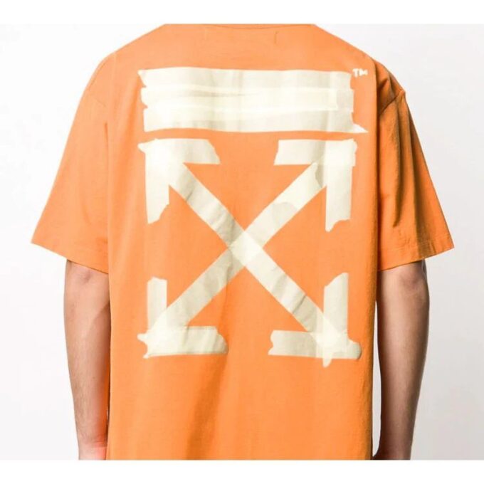 Camiseta de manga corta con parche de correa de goma Bronzing Arrow de Off-White para hombre