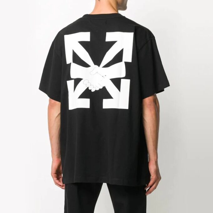 Camiseta de manga corta oversize con estampado de flechas