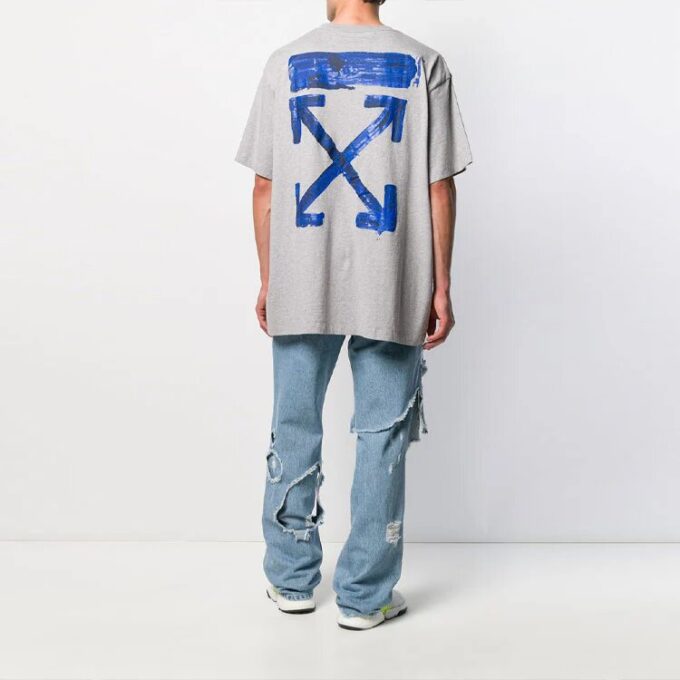Camiseta de manga corta oversize con flechas azules