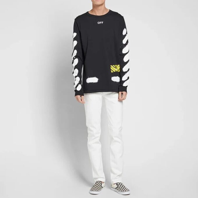 Camiseta de manga larga con estampado de salpicaduras de tinta, color negro