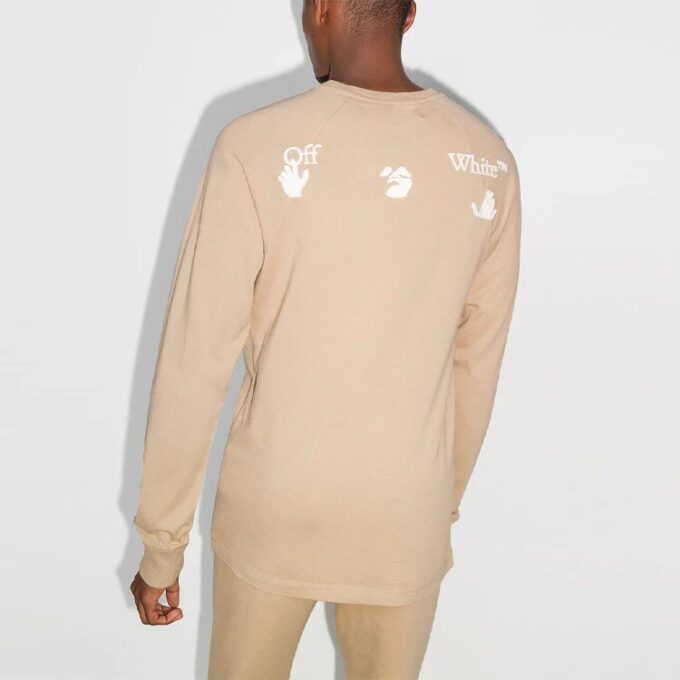 Camiseta de manga larga holgada con cuello redondo y estampado del logotipo Off-White x Browns 50 Crossover para hombre, color beige