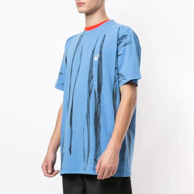 Camiseta de pantalones cortos azul con flecha reflectante y estampado tie-dye