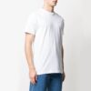 Camiseta de pantalones cortos con cuello redondo y logo pequeño, color blanco