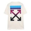 Camiseta oversize de manga corta con diseño de flechas degradadas
