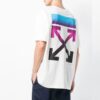 Camiseta oversize de manga corta con diseño de flechas degradadas
