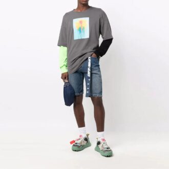 Camiseta gris de manga larga con estampado FW21