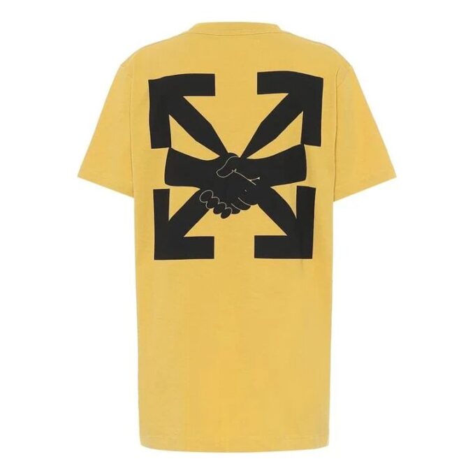 Camiseta holgada de manga corta con estampado de flechas, color amarillo