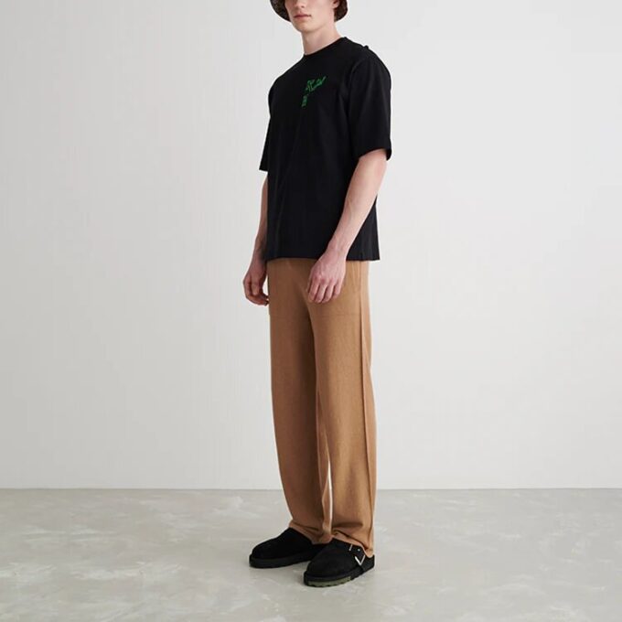Camiseta Off-White para hombre de la colección SS22 con estampado de flechas pintadas con spray, pantalones cortos y corte holgado, color negro