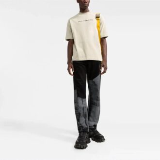 Camiseta Off-White para hombre, temporada primavera-verano 2021, con estampado de logotipo, pantalones cortos y corte holgado, color caqui claro Camiseta Off-White para hombre, temporada primavera-verano 2021, con estampado de logotipo, pantalones cortos y corte holgado, color caqui claro