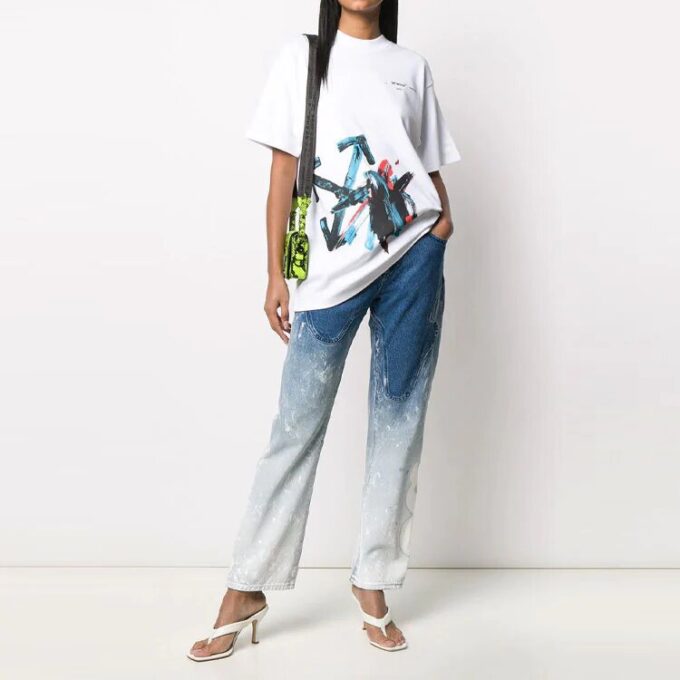 Camiseta Tomboy con flechas pintadas a pincel de Off-White c/o Virgil Abloh, en blanco