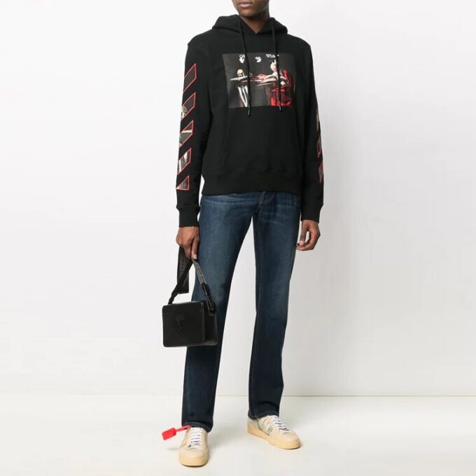 Caravaggio con estampado, corte holgado, negro