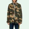 Chaqueta cargo amarilla de camuflaje con múltiples bolsillos