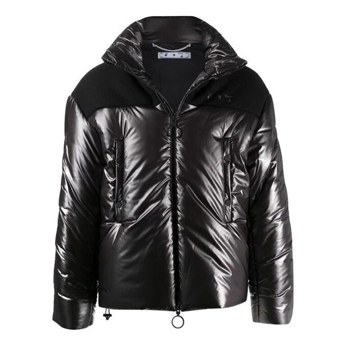 Chaqueta clásica con capucha y cuello alto, negra