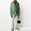 Chaqueta clásica con logo alfabético y múltiples bolsillos, versión verde