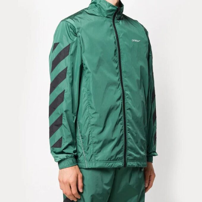 Chaqueta con adornos de rayas diagonales