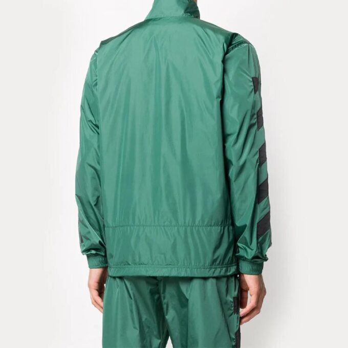 Chaqueta con adornos de rayas diagonales