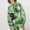 Chaqueta con cremallera y estampado de camuflaje, versión verde