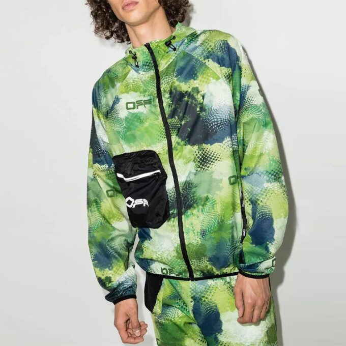 Chaqueta con cremallera y estampado de camuflaje, versión verde