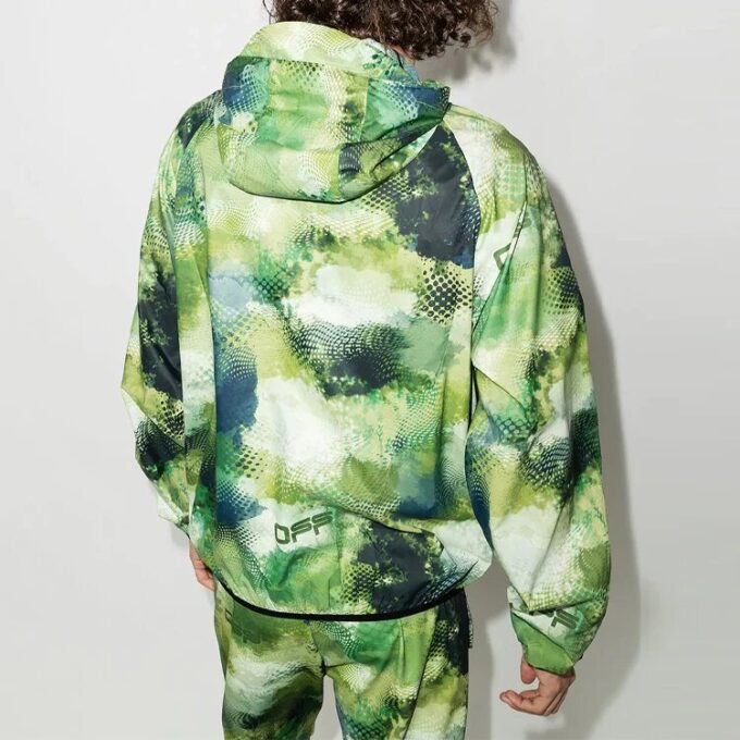 Chaqueta con cremallera y estampado de camuflaje, versión verde